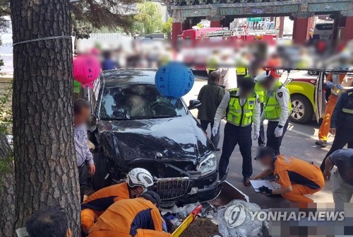 경찰·국과수 "통도사 돌진 사고 승용차 자체 결함 없어"