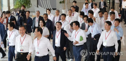 여야 '전열 재정비' 마치고 숨 고르기…국회정상화 '샅바싸움'도