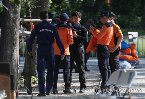 '헝가리 유람선' 수색·인양 난제 산적…드론·잠수부 투입 난망