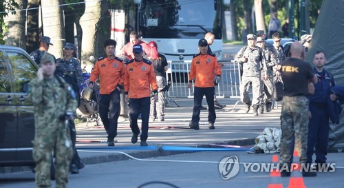 韓수색팀 다뉴브강 첫 수중탐색…세월호에도 투입된 베테랑들