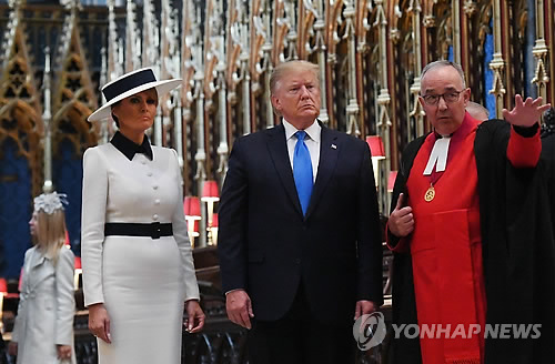 연일 英무역협정 운 띄우는 트럼프…오늘 英총리와 회담