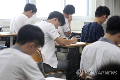 6월 모의평가, 작년 수능보다 수학·탐구 어려워…국어도 고난도