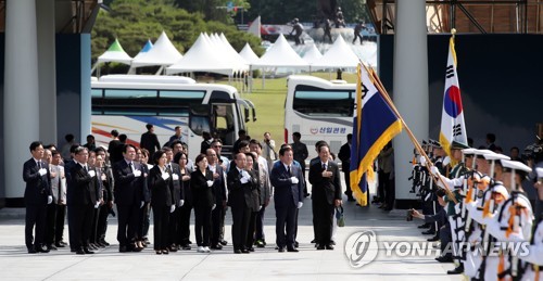 한국당 "文대통령이 국회 파행 당사자"…연일 靑 맹공