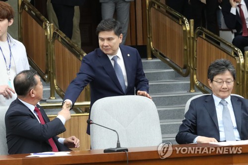 '하태경 징계' 격돌…"노인폄하 일벌백계" vs "윤리위 편파적"