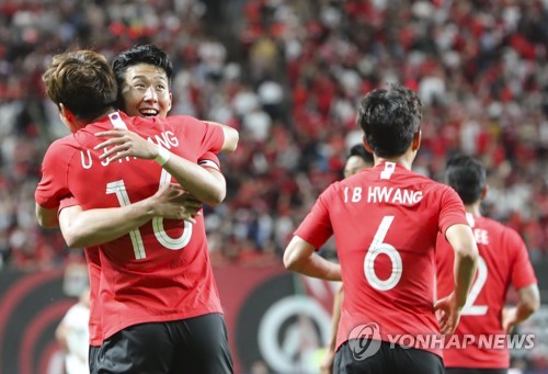 황의조 득점포·김영권 자책골…벤투호, 이란과 1-1 무승부