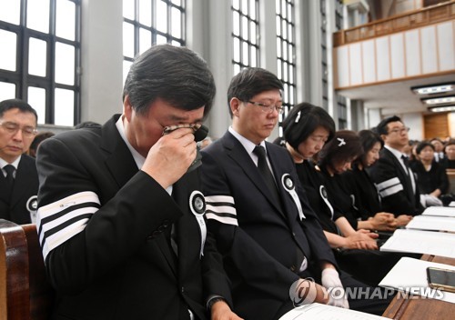 눈물과 다짐 넘쳐난 이희호 여사 장례…"못 이룬 꿈 우리가"