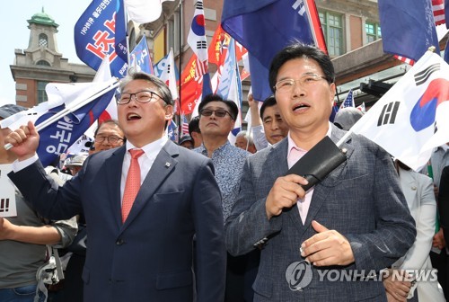 홍문종 탈당 파장…野 정계개편 신호탄일까 찻잔속 태풍 그칠까