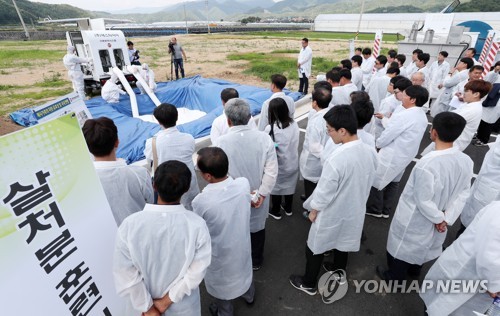 아프리카돼지열병 무조건 막는다…강원 접경지서 합동 방역훈련