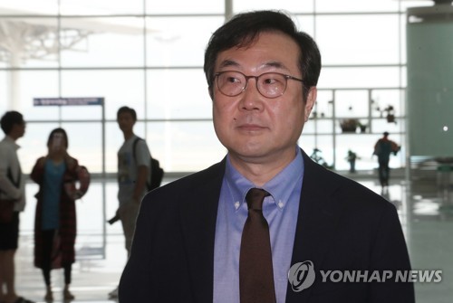 이도훈 "北美 여러가지 접촉…대화동력 살리는 방향 가고 있어"