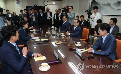 총리실 "동남권 신공항, 양측 논의 파악 뒤 절차 진행하겠다"