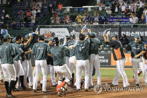 시즌 절반 남기고 프로야구 5위 싸움 조기 점화…5개팀 대혼전