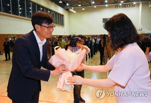 "저는 경제학자" 네번 되풀이한 김상조…정책 유연성·소통 방점(종합)