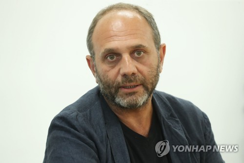 "우리가 수백, 수천 년 산다고 생각한다면 세상이 달라질 것"