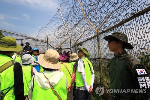 고성 DMZ 평화의 길 '인기'…개방 두 달만에 5천명 넘어