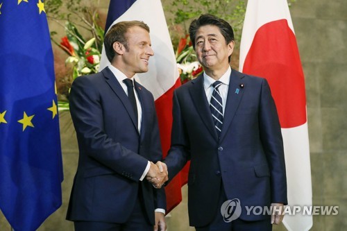 아베, 마크롱과 정상회담…中 견제 위해 "해양안보 협력"