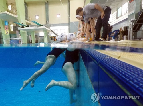 사상 첫 여자수구 대표팀 "열심히 하는데…시간이 너무 없네요"