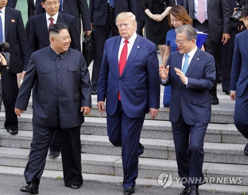 파격 만남에 美언론 "3차정상회담은 아닌듯한데…" 갸우뚱