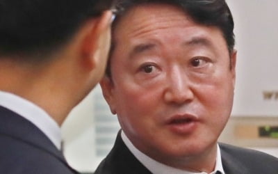 코오롱생명과학, 이웅열 전 회장 출국금지에 '급락'