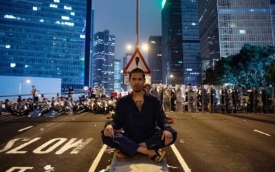 [종합] 홍콩, '범죄인 인도 법안' 추진 잠정 중단…"시민 의견 들을 것"
