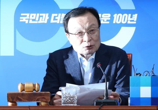 이해찬 "더 이상 방치할 수 없다. 참을만큼 참았다" (사진=연합뉴스)