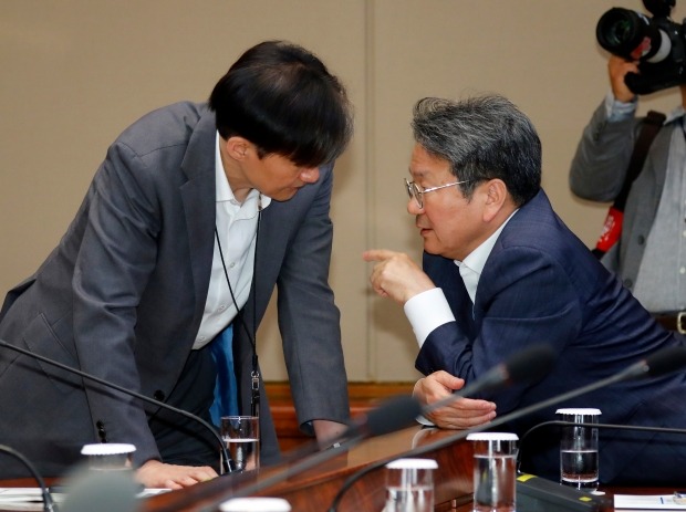 '조국 테마주' 화천기계, 차기 법무부 장관 기용 기대감에 강세