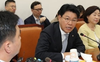 정개특위 "시한연장 안되면 이달중 선거법 의결"…한국당 반대