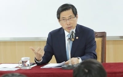 법무부 노조, 박상기 장관 고발…"어용노조 세워 탄압" 주장