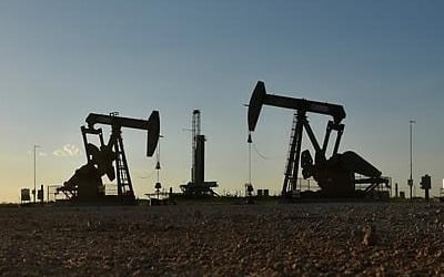 국제유가, 감산연장 가능성에 급등…WTI 2.7%↑