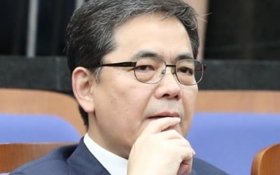 곽상도, 文대통령 '직권남용·강요' 혐의로 검찰에 고소