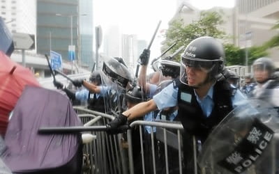 홍콩 경찰 '과잉진압' 논란…캐리 람 '어머니론'도 비난 봇물