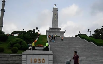 시진핑 "북중 우의 대대로 전승해 지역 평화 함께 지키자"