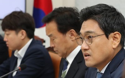 오신환 "민주·한국 뼈저린 각성 촉구…국회 반드시 정상화해야"