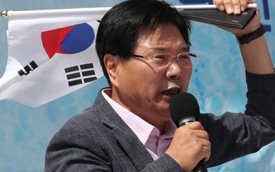 홍문종 "광화문 텐트, 트럼프 방한기간 자진철거 검토"