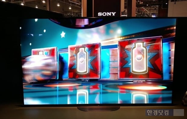 지난 1월 CES 2019에서 공개된 소니 4K OLED TV '브라비아 A8F'. 사진=이진욱 기자