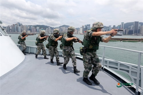 비상 훈련하는 인민해방군=중국 해방군보 홈페이지