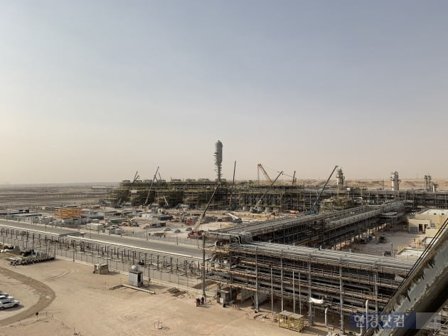 현대건설이 사우디에서 현재 수행 중인 우쓰마니아 에탄 회수처리시설 공사 현장전경. (자료 현대건설)
