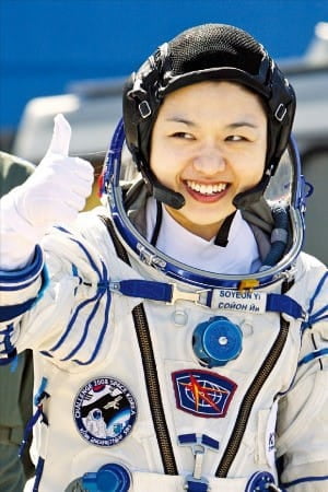 "日 후쿠시마 복숭아 맛있다"…한국 최초 우주인 이소연 1년 전 영상 '입방아' 