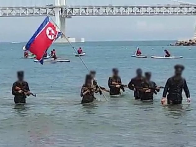 '유튜브가 뭐길래' 원룸 무단침입 시도에 광안리 해변 북한군 출몰까지