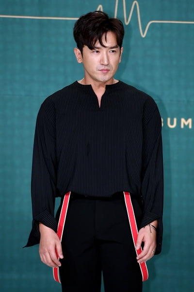 이민우, 데뷔 21년 활동에 오점…'강제추행' 충격 [종합]