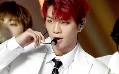 강다니엘, 25일 솔로 데뷔 확정…퍼포먼스 준비 '초집중'