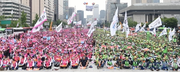 [포토] 광화문 광장으로 나온 비정규직 노동자들