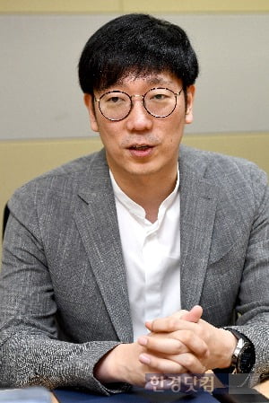 4일 한경닷컴과 인터뷰중인 김종협 아이콘루프 대표(사진=변성현 기자)
