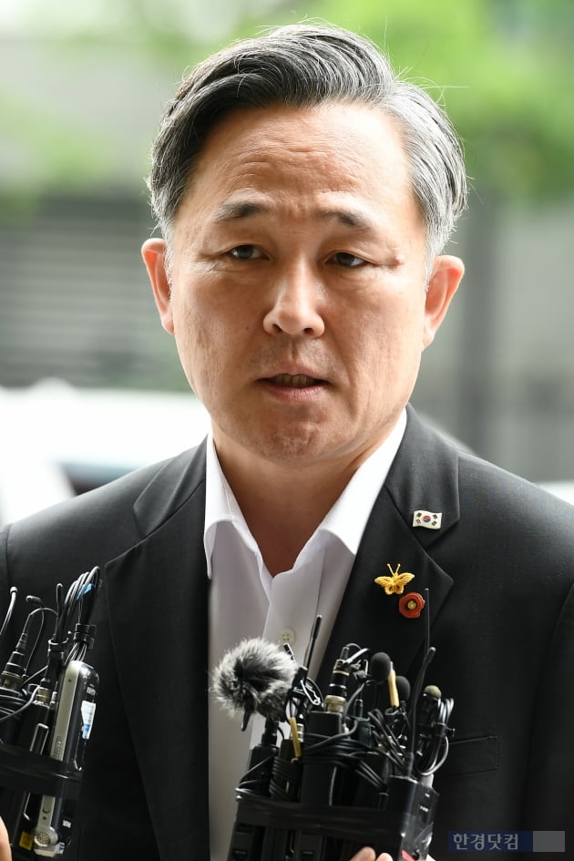 표창원 경찰 출석 "한국당도 법 위에 군림 안 돼"…패스트트랙 줄소환 현실화
