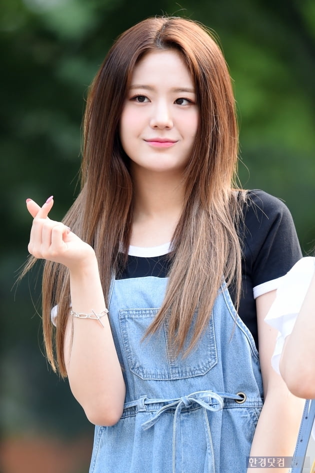 [포토] 프로미스나인 장규리, '깜찍하게 하트~'