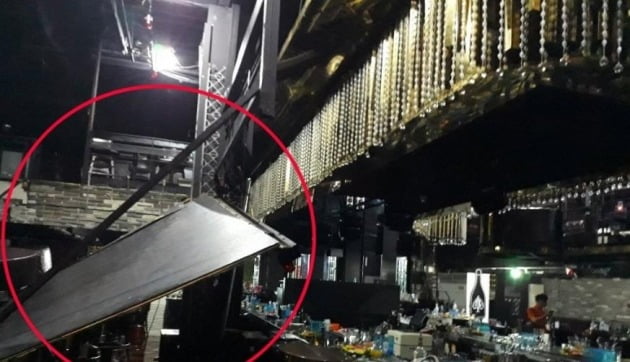 [종합] 광주 클럽 복층 붕괴 사고, 1명 사망·11명 부상…인파 몰리자 구조물 '와르르'