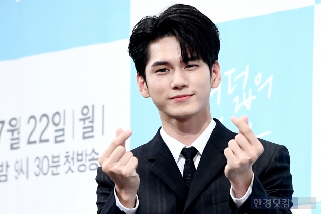 입덕도우미｜옹성우, 워너원에서 배우로 화려한 변신…'언제봐도 잘생겼네~'