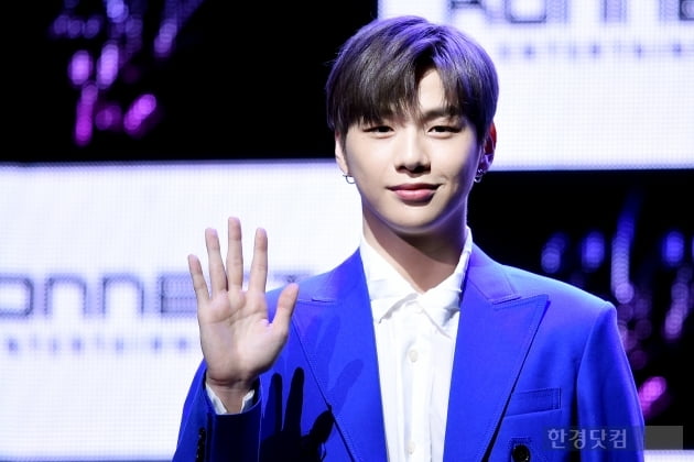 입덕도우미｜강다니엘, 팬들의 사랑 받으며 화려한 모습으로 컴백…'꽃길만 걷길~'