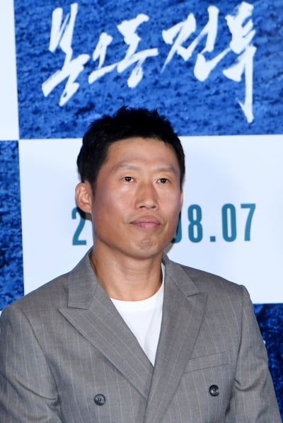 [포토] 유해진, '봉오동 전투의 칼잡이'