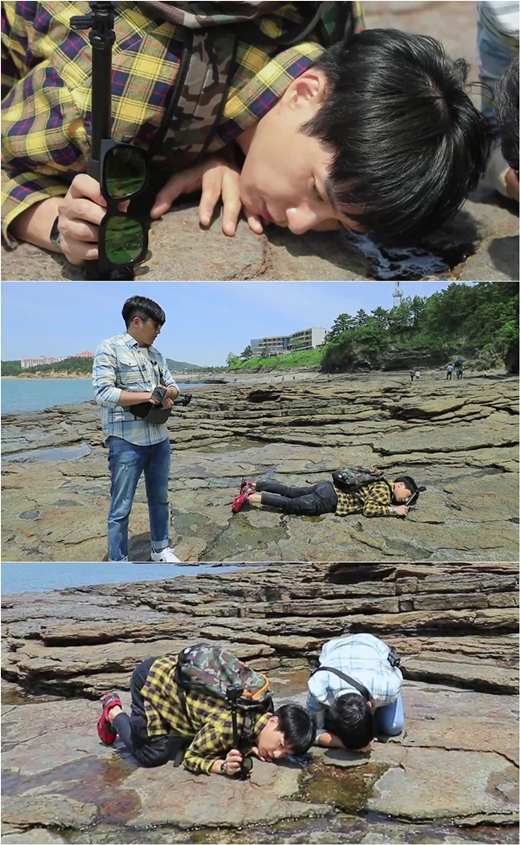 김원준, 채석강 따개비 소리에 귀 쫑긋...엉덩이는 하늘에 귀는 땅에