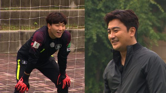 ‘뭉쳐야 찬다’ 이광연 VS 안정환./ 사진제공=JTBC